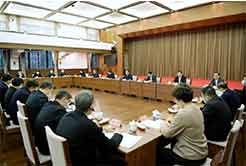 李強(qiáng)指出要讓上海持續(xù)彰顯美、追求高顏值、暖的表情